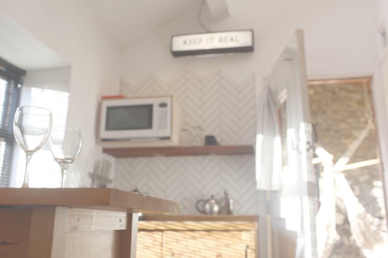 The Cupboard Appartamento Armoy Esterno foto